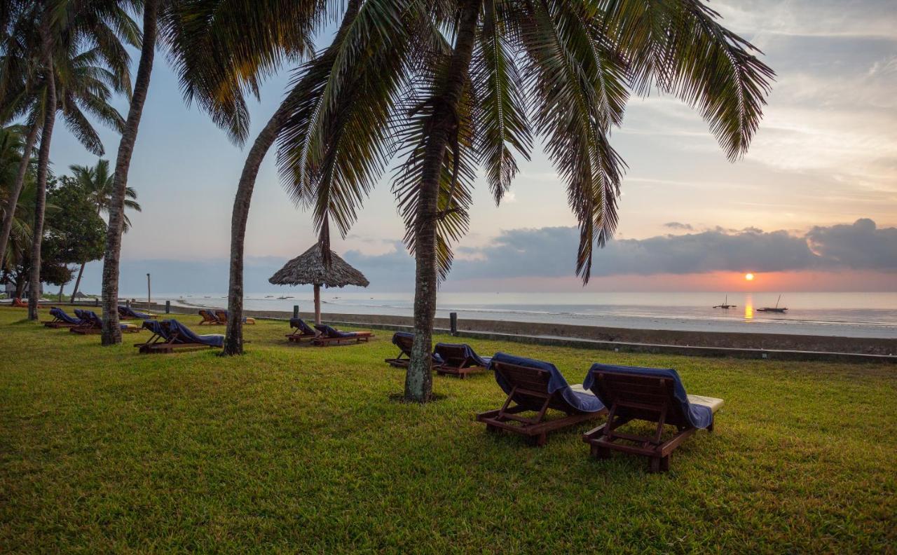 Neptune Paradise Beach Resort & Spa Galu Exterior photo