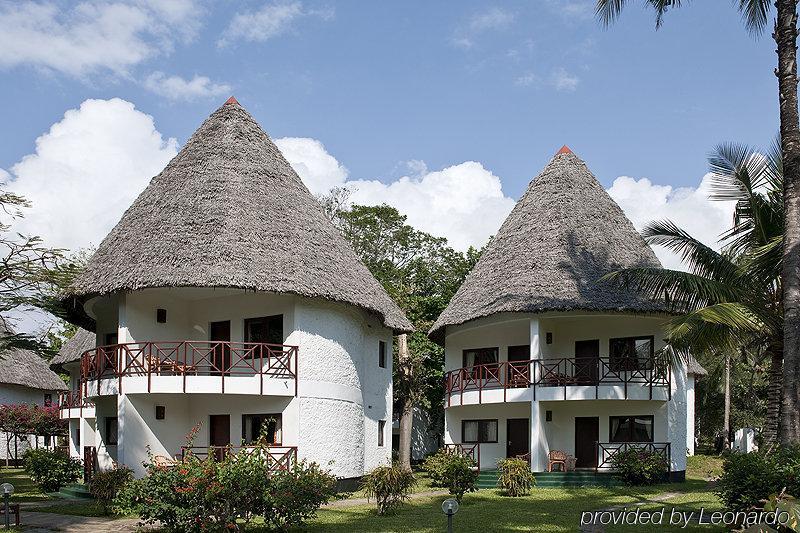 Neptune Paradise Beach Resort & Spa Galu Exterior photo