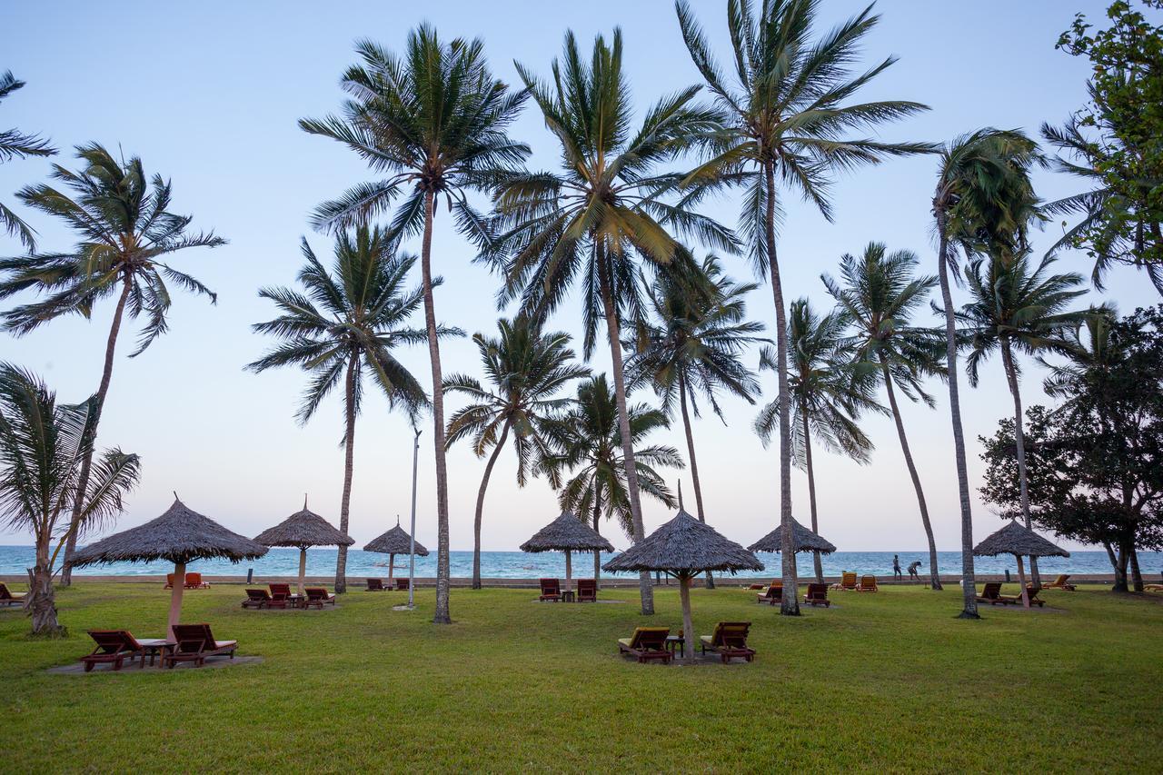 Neptune Paradise Beach Resort & Spa Galu Exterior photo
