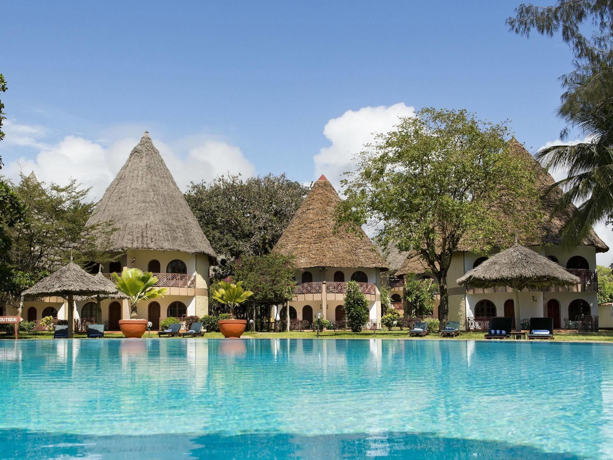Neptune Paradise Beach Resort & Spa Galu Exterior photo