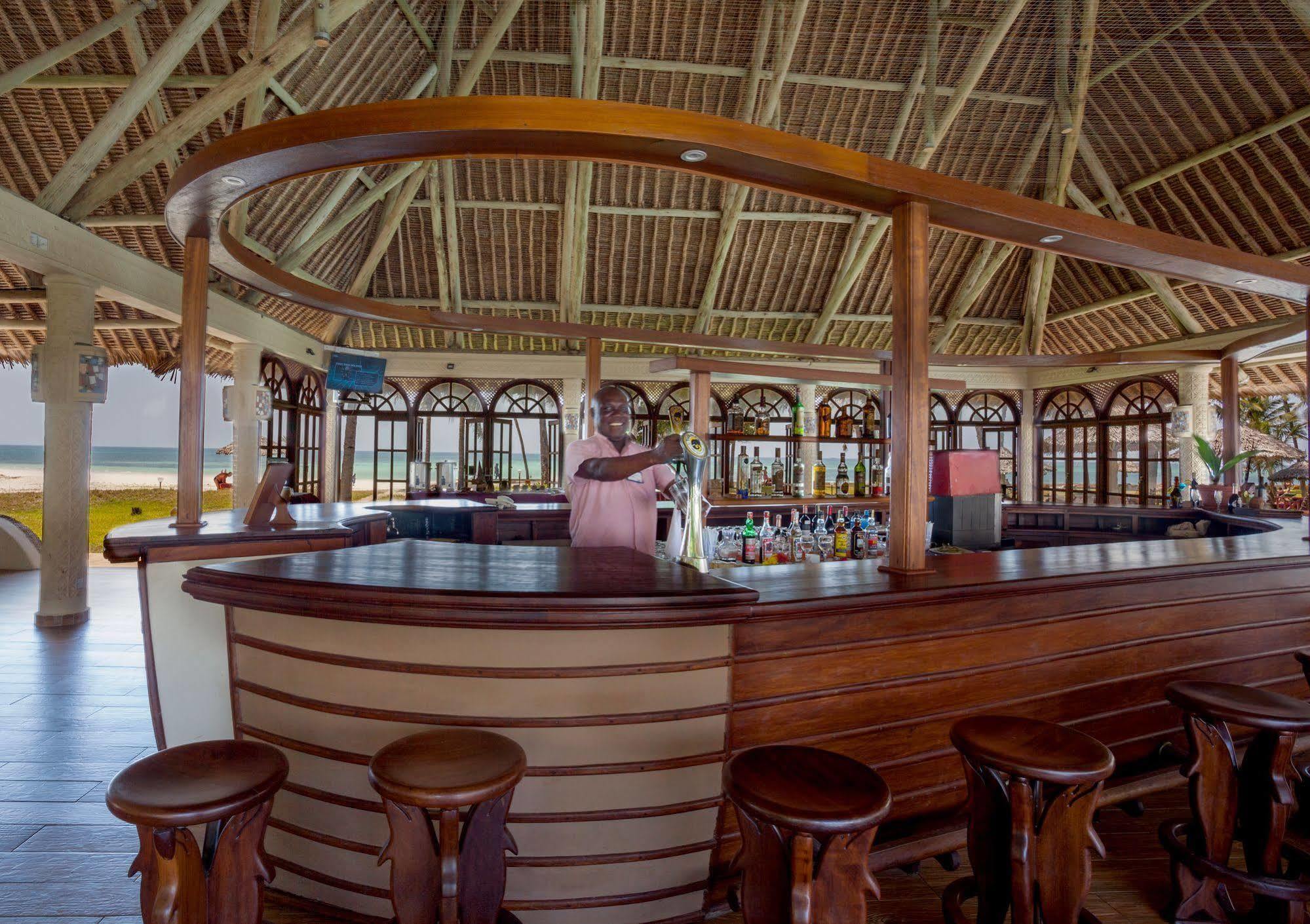 Neptune Paradise Beach Resort & Spa Galu Exterior photo