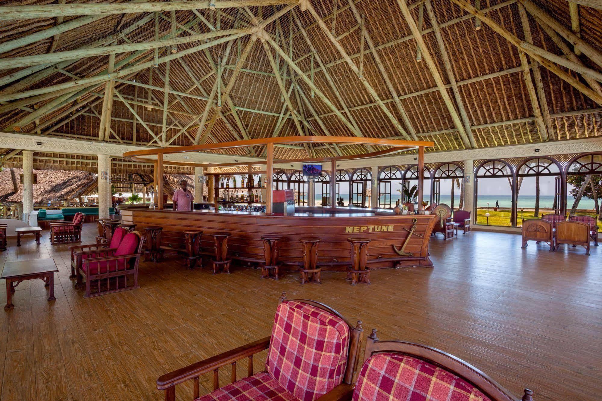 Neptune Paradise Beach Resort & Spa Galu Exterior photo