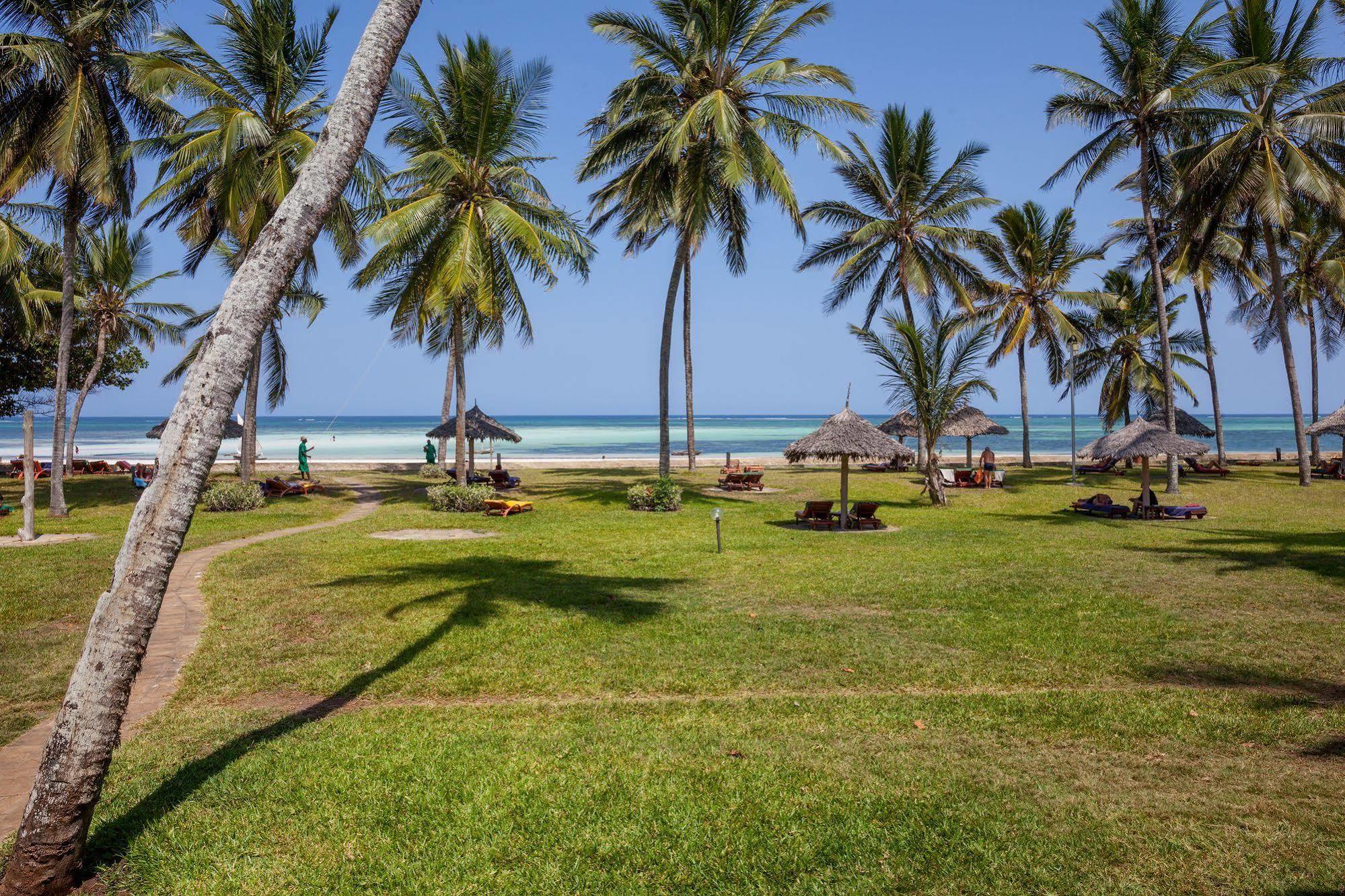 Neptune Paradise Beach Resort & Spa Galu Exterior photo