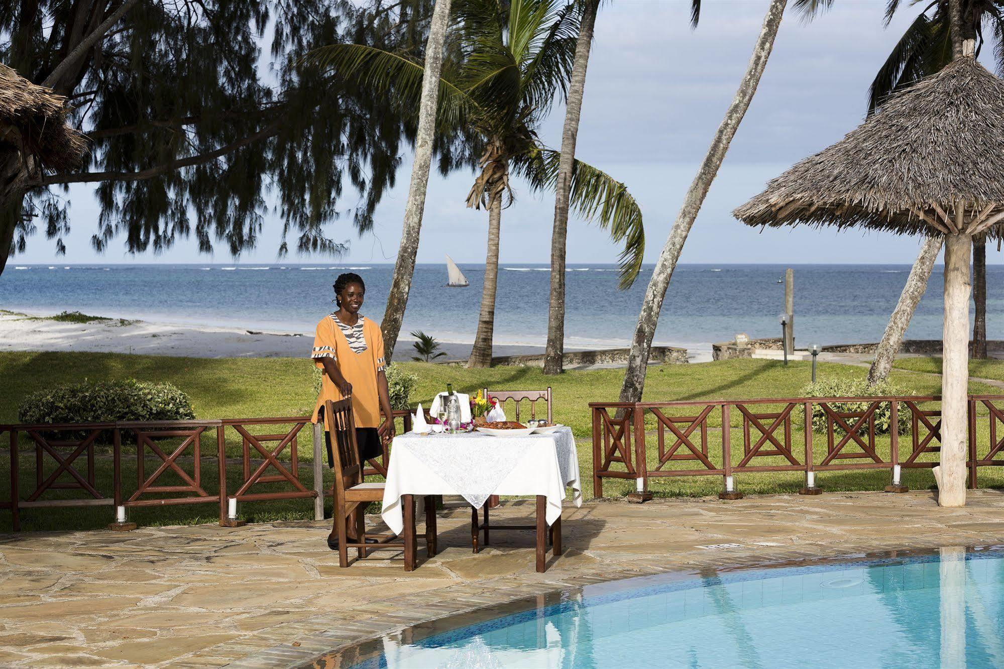 Neptune Paradise Beach Resort & Spa Galu Exterior photo