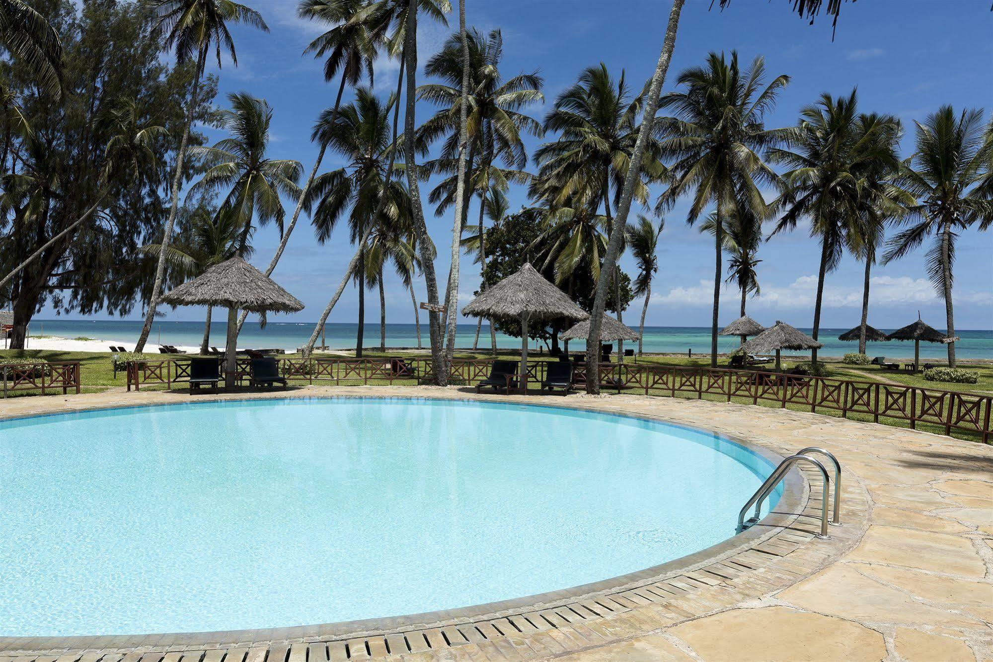 Neptune Paradise Beach Resort & Spa Galu Exterior photo