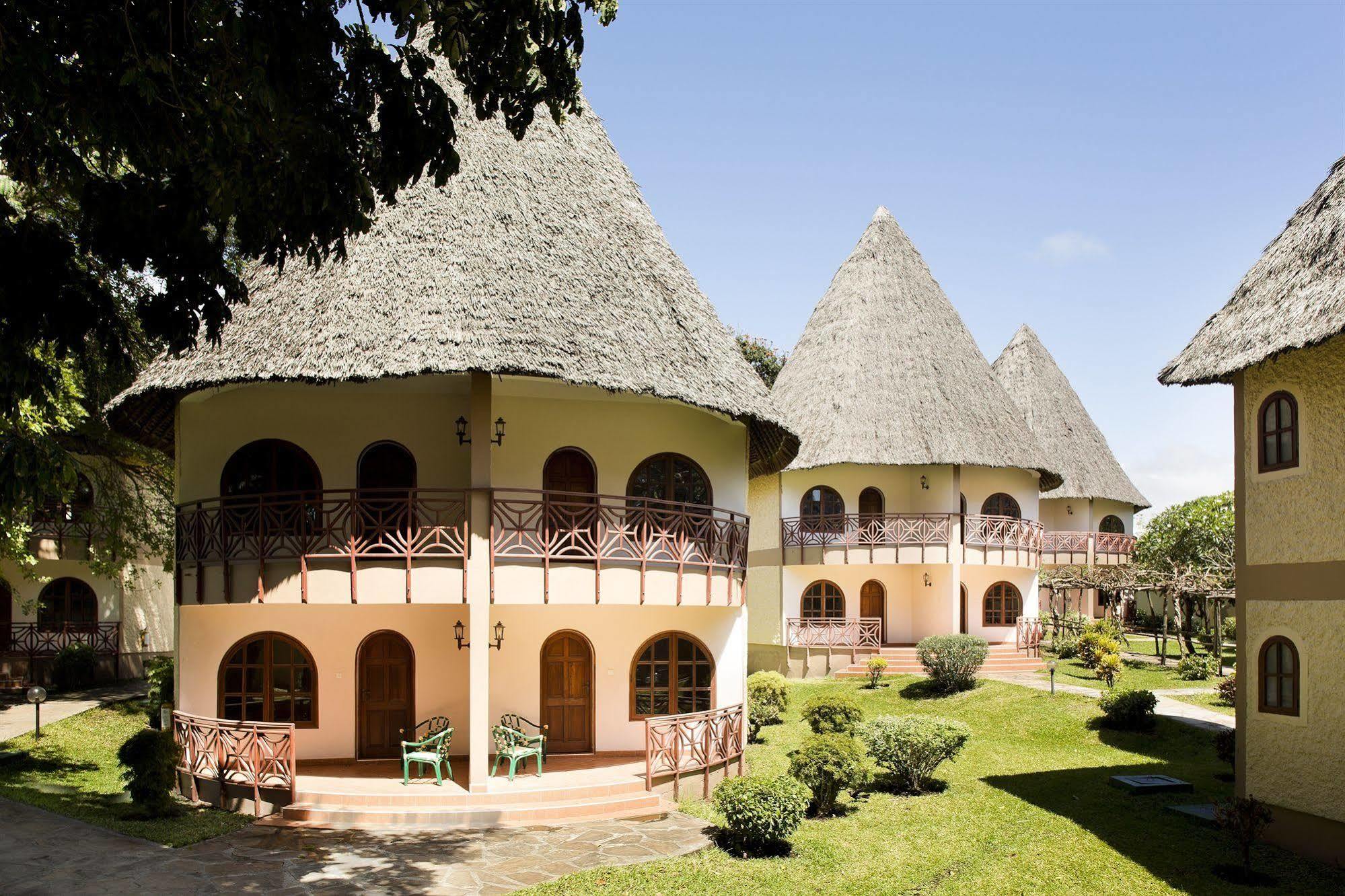Neptune Paradise Beach Resort & Spa Galu Exterior photo